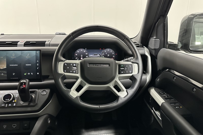 Used Land Rover Defender 2024 for sale - 77690990: Photo 15