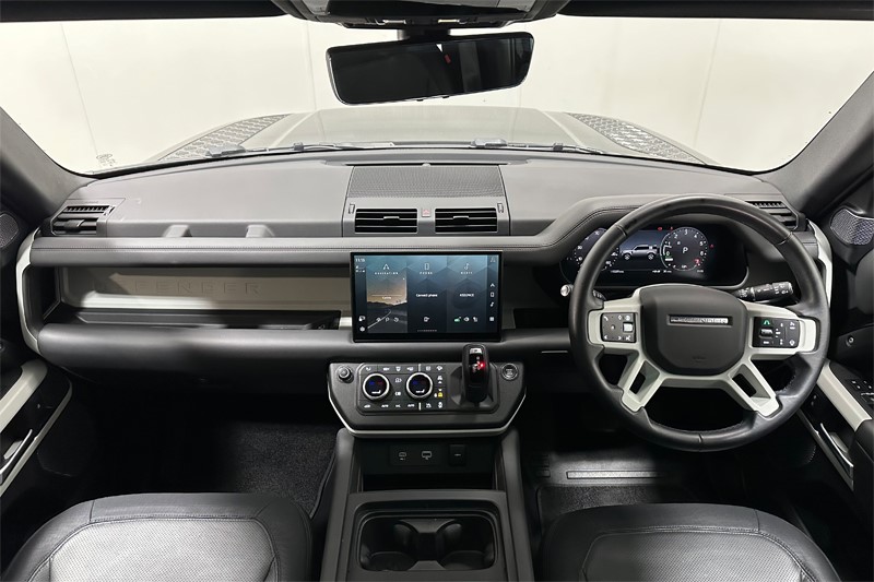 Used Land Rover Defender 2024 for sale - 77690990: Photo 9