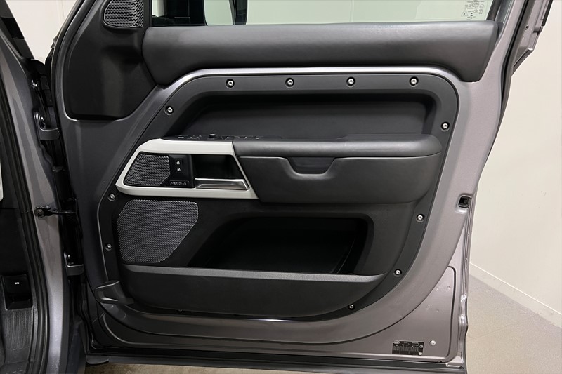 Used Land Rover Defender 2020 for sale - 77918138: Photo 21