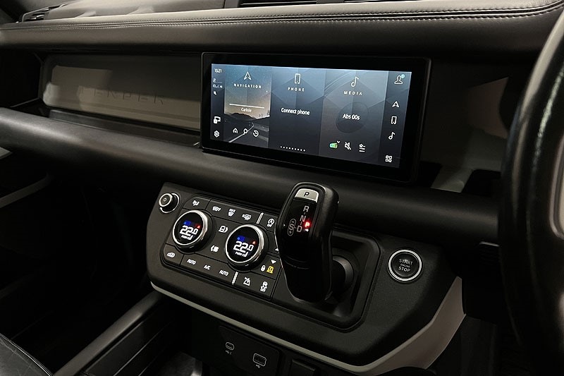 Used Land Rover Defender 2020 for sale - 77918138: Photo 32