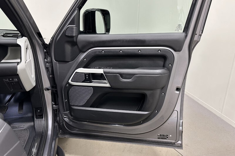 Used Land Rover Defender 2024 for sale - 78121444: Photo 22