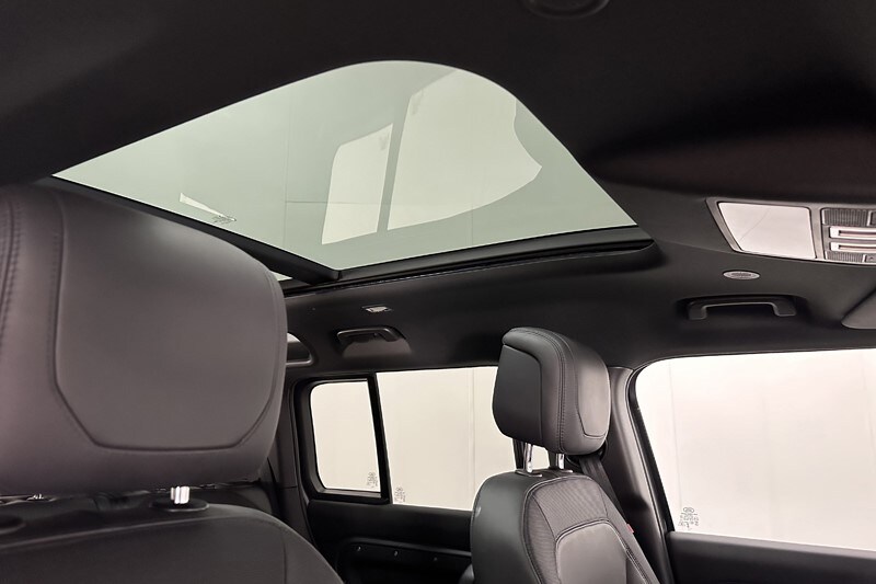 Used Land Rover Defender 2024 for sale - 78121444: Photo 31