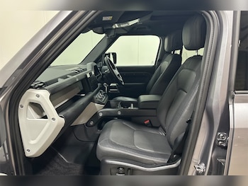 Used Land Rover Defender 2024 for sale - 78121444: Photo