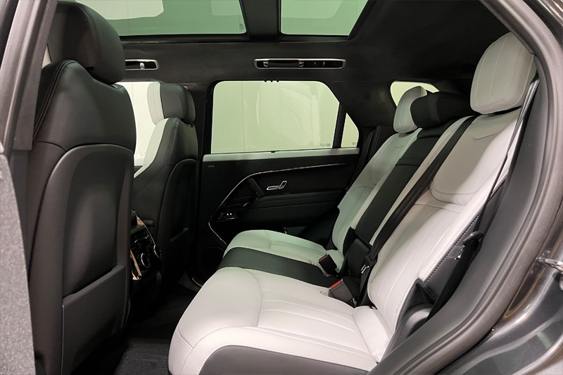 Used Land Rover Range Rover Sport 2025 for sale - 76982149: Photo 4