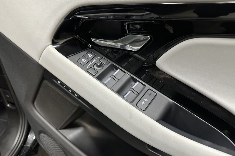 Used Land Rover Range Rover Evoque 2025 for sale - 76982074: Photo 22