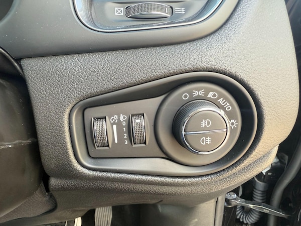Used Jeep Renegade 2025 for sale - 75782204: Photo 17