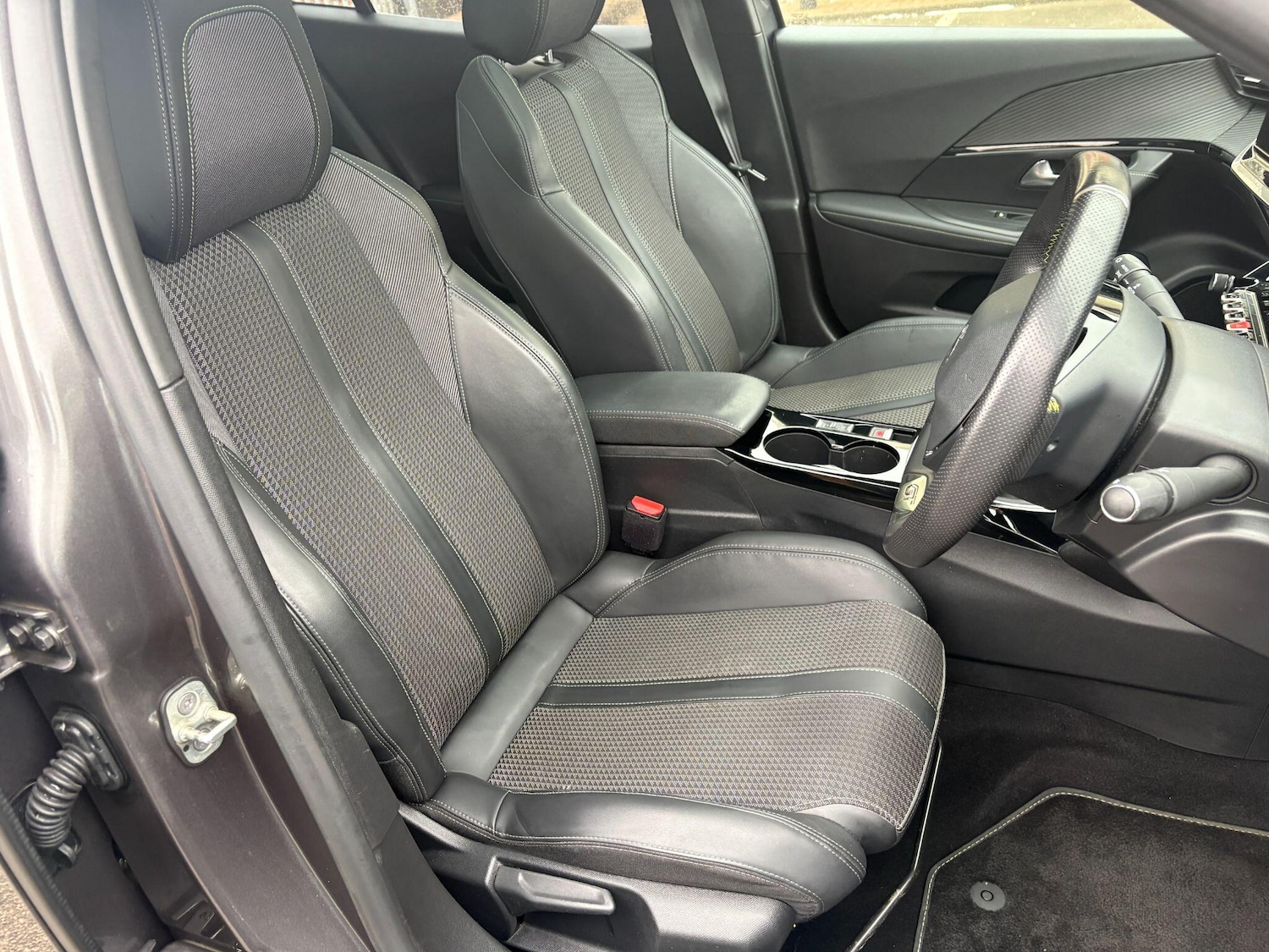 Used Peugeot 2008 2022 for sale - 77175184: Photo 10