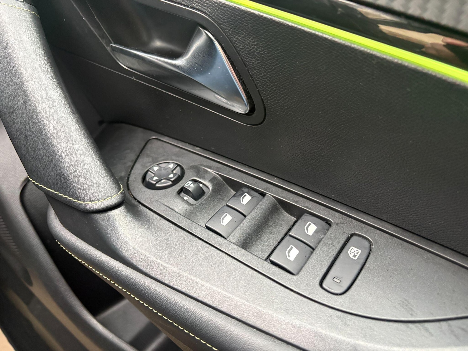 Used Peugeot 2008 2022 for sale - 77175184: Photo 31