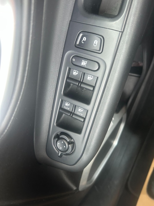 Used Jeep Renegade 2016 for sale - 76201471: Photo 14
