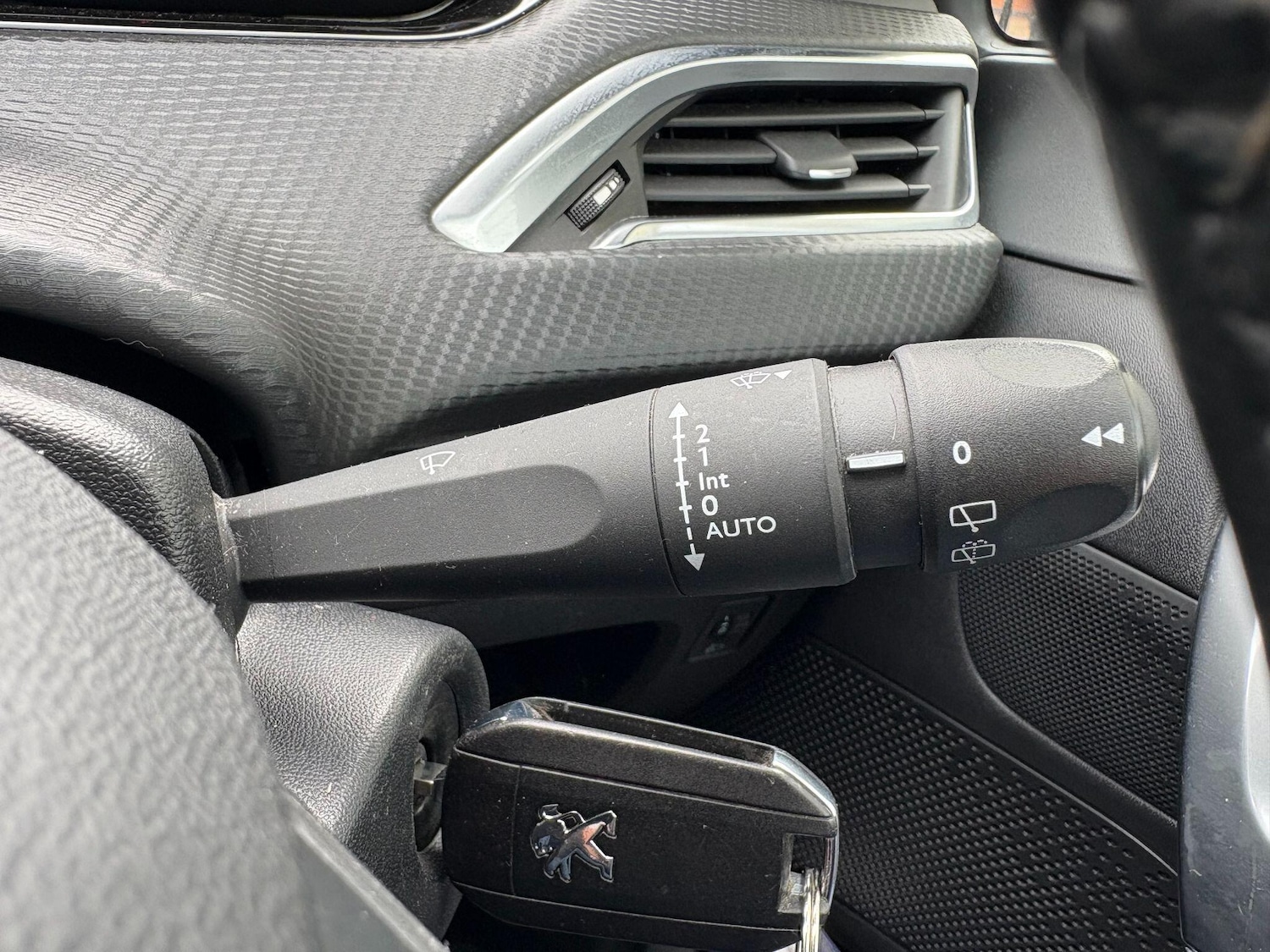 Used Peugeot 2008 2019 for sale - 77709870: Photo 21