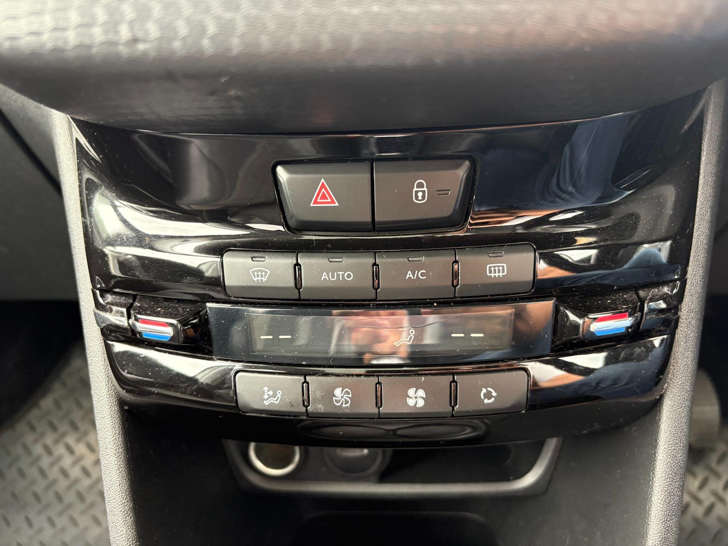 Used Peugeot 2008 2019 for sale - 77709870: Photo 32