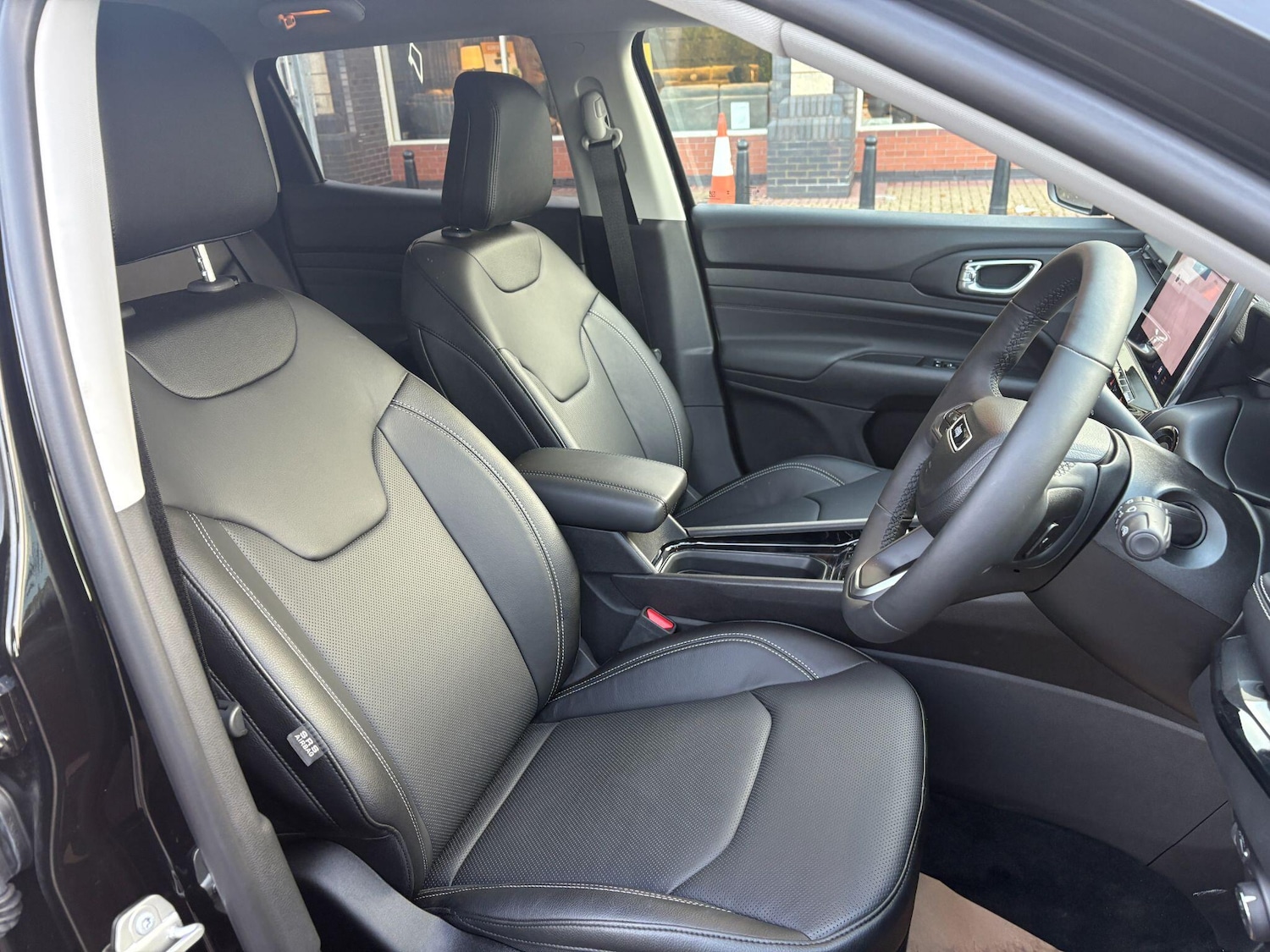 Used Jeep Compass 2025 for sale - 76997766: Photo 17