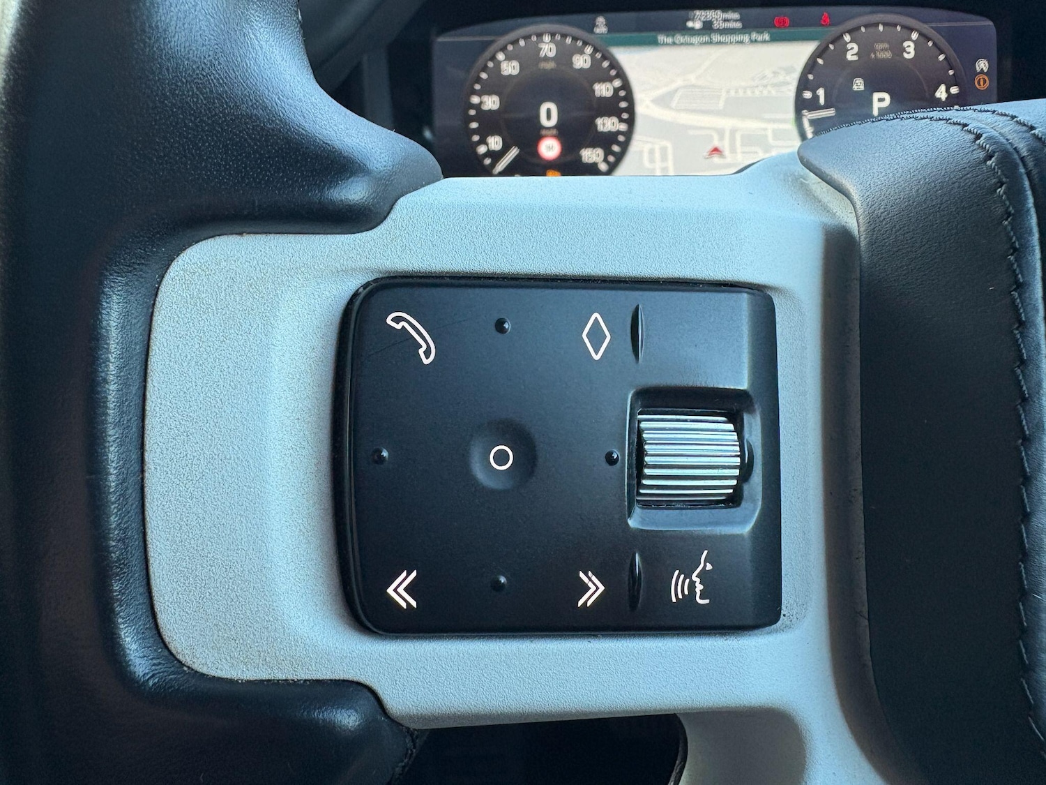 Used Land Rover Defender 2020 for sale - 76645336: Photo 24