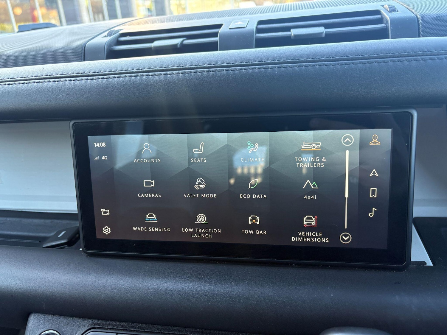 Used Land Rover Defender 2020 for sale - 76645336: Photo 27