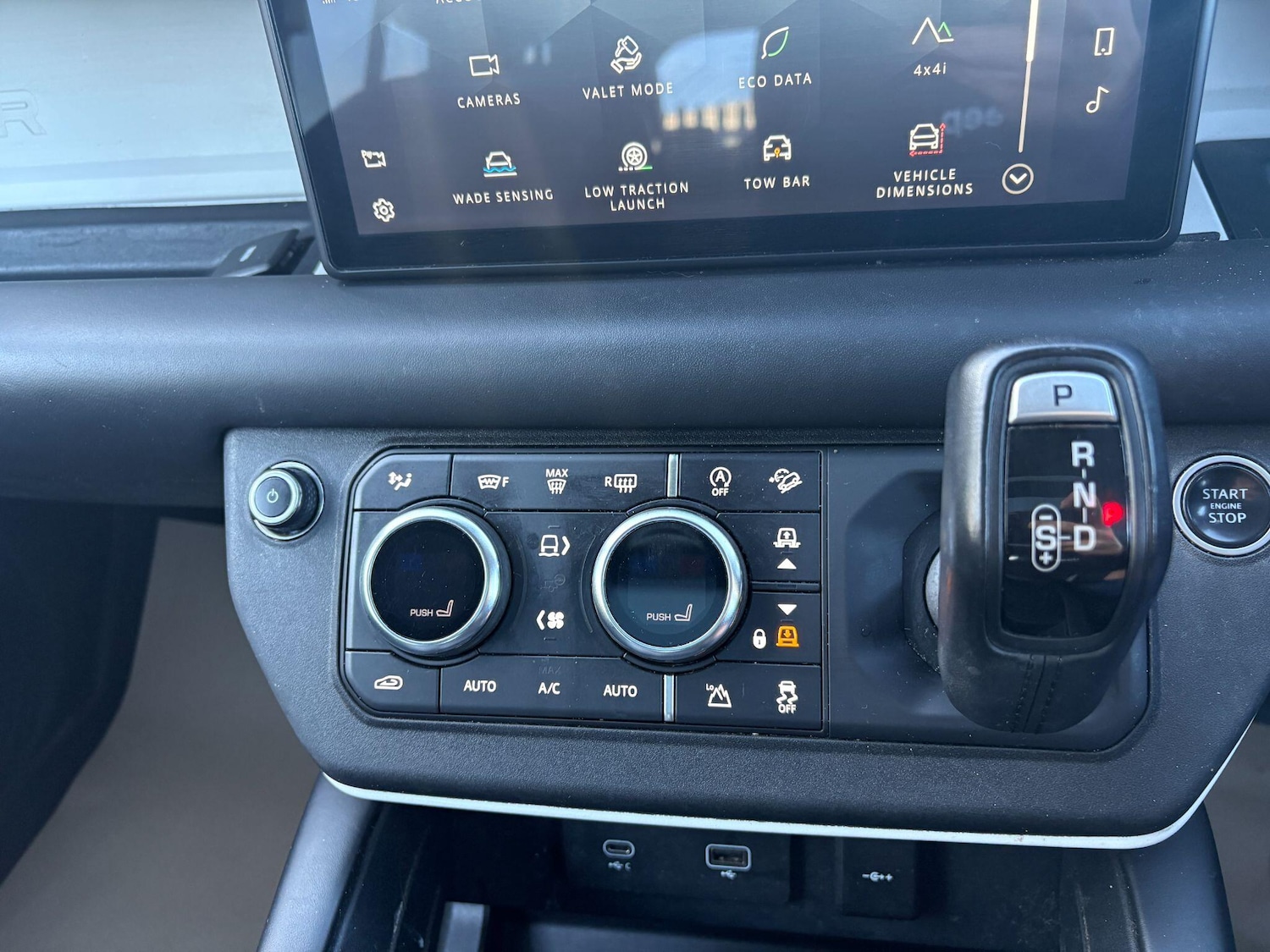 Used Land Rover Defender 2020 for sale - 76645336: Photo 30