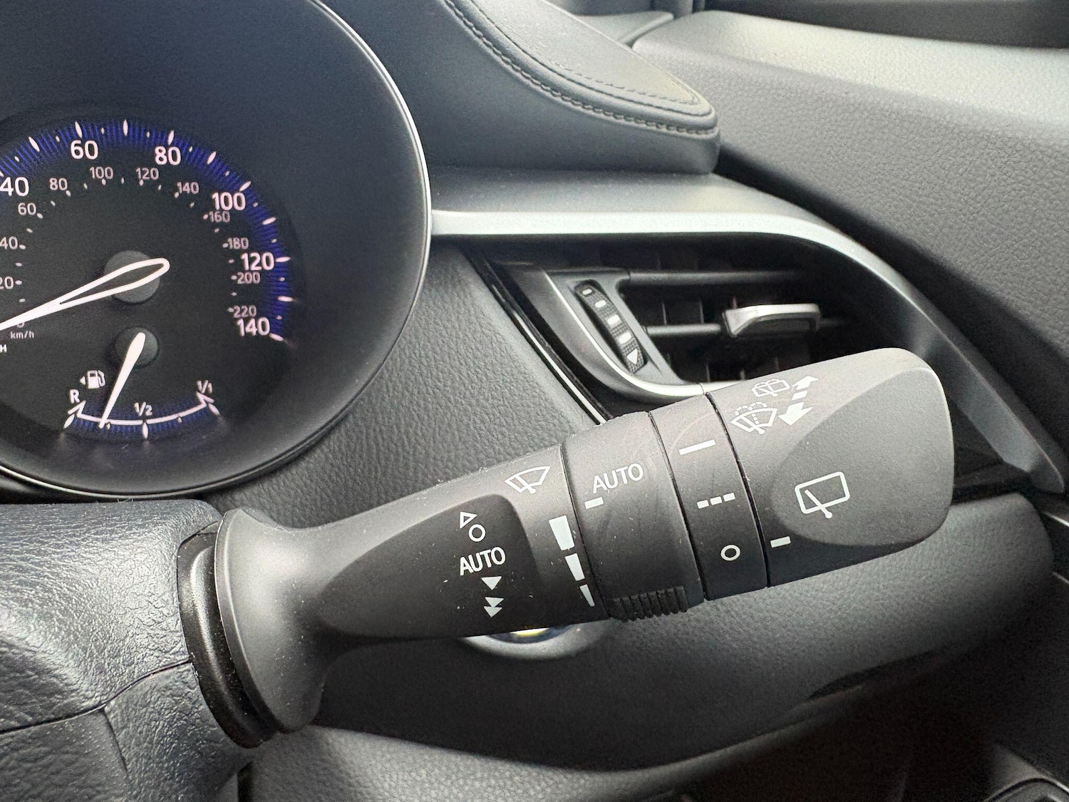 Used Toyota C-HR for sale - 77229660: Photo 21