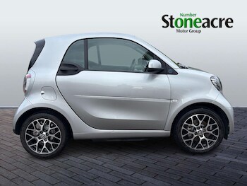 Used smart fortwo 2021 for sale - 77495863: Photo