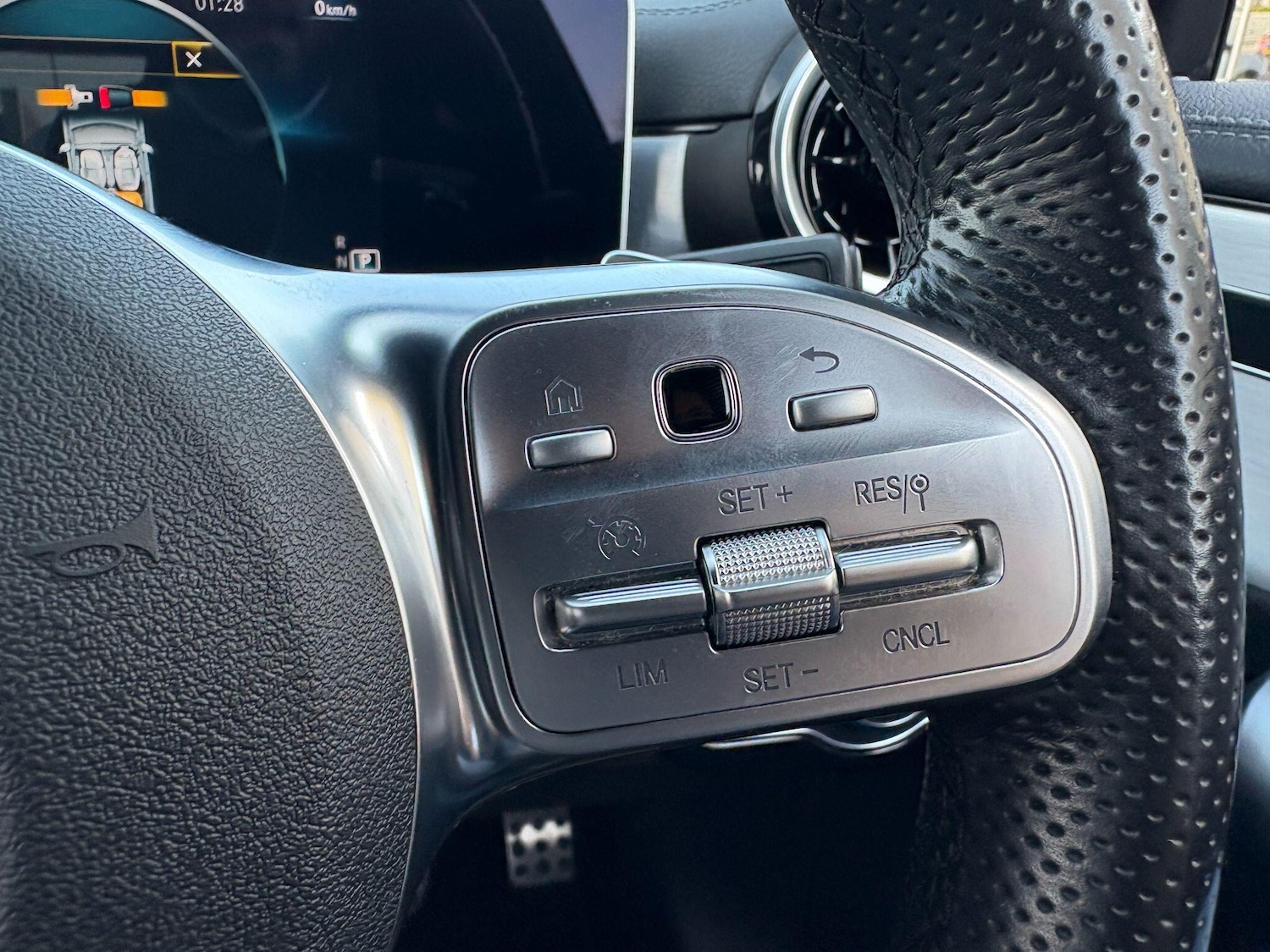 Used Mercedes-Benz CLA for sale - 77956929: Photo 18