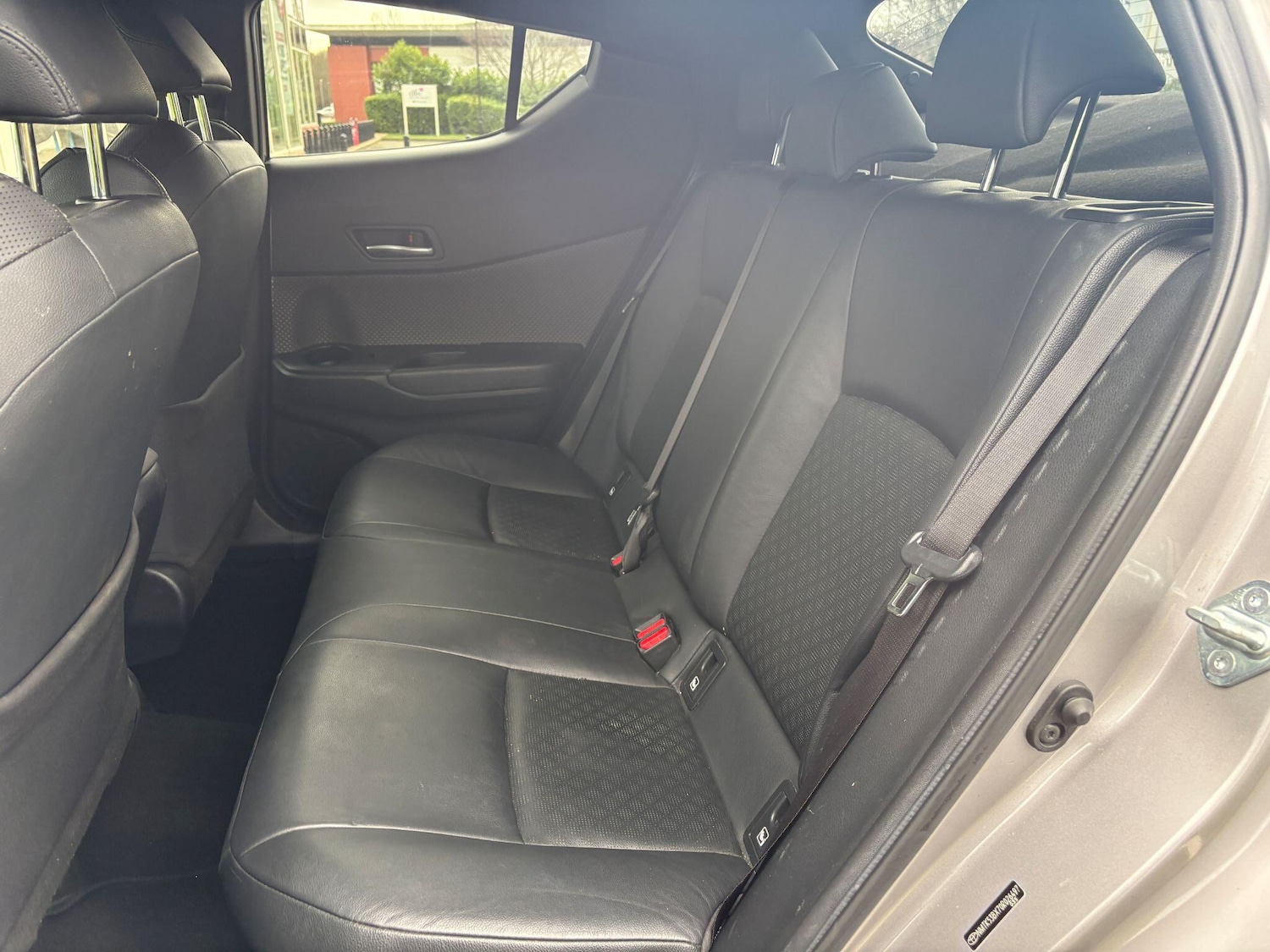 Used Toyota C-HR for sale - 77671582: Photo 11