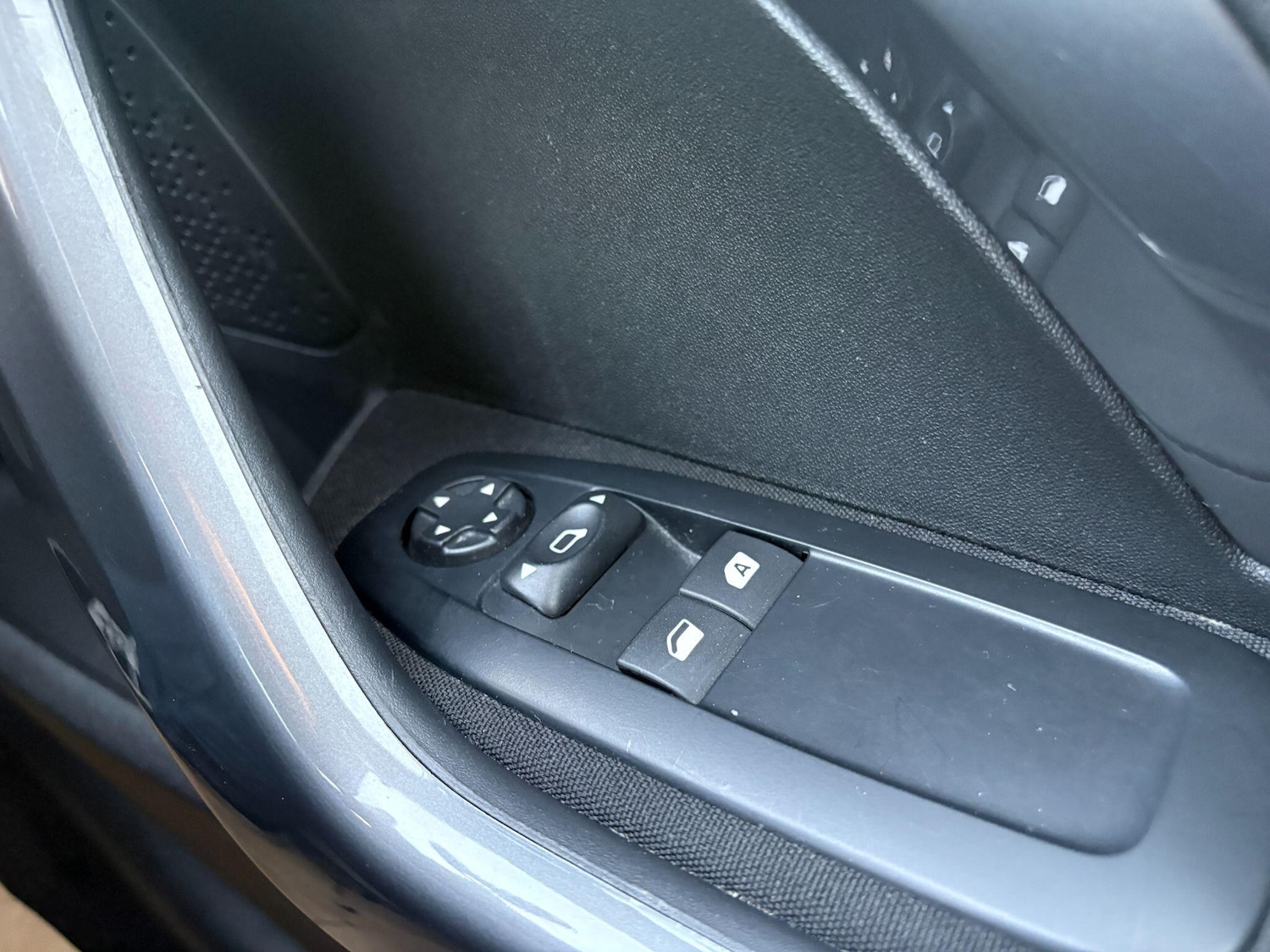 Used Peugeot 2008 2019 for sale - 76573198: Photo 16