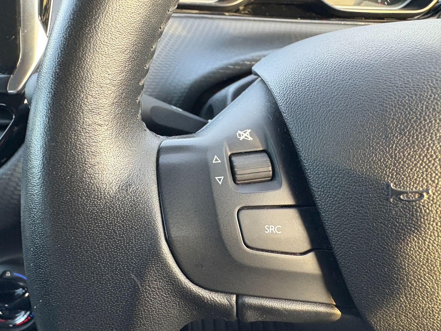 Used Peugeot 2008 2019 for sale - 76573198: Photo 20