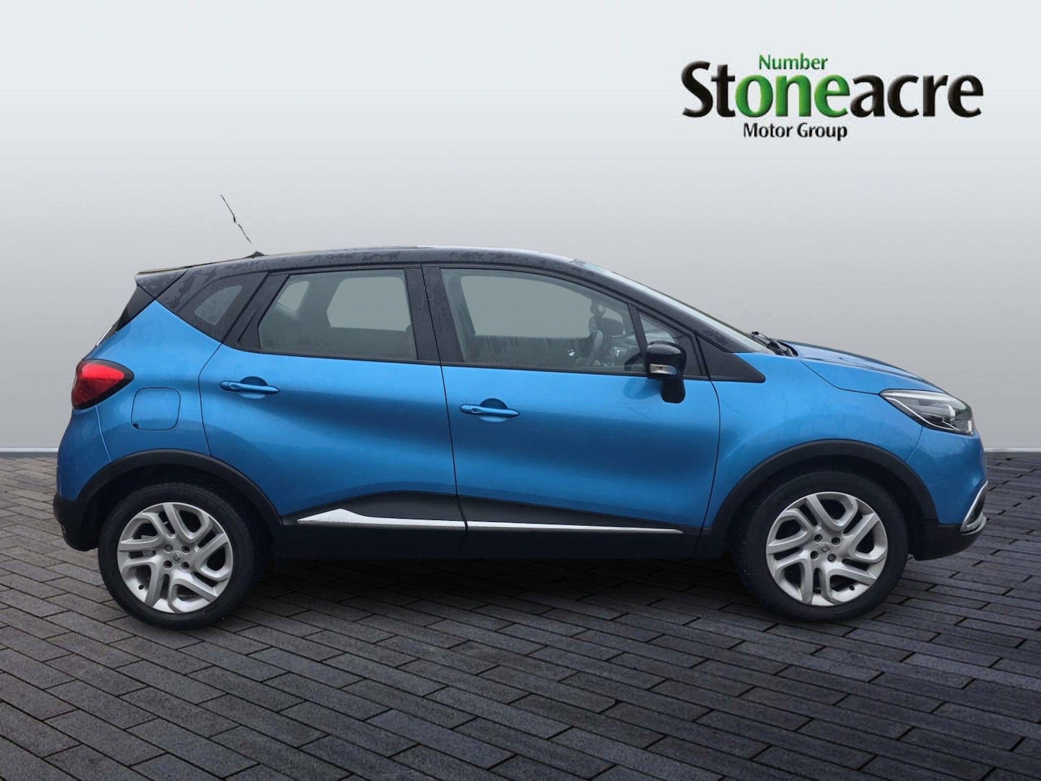 Used Renault Captur 2015 for sale - 76690048: Photo 2