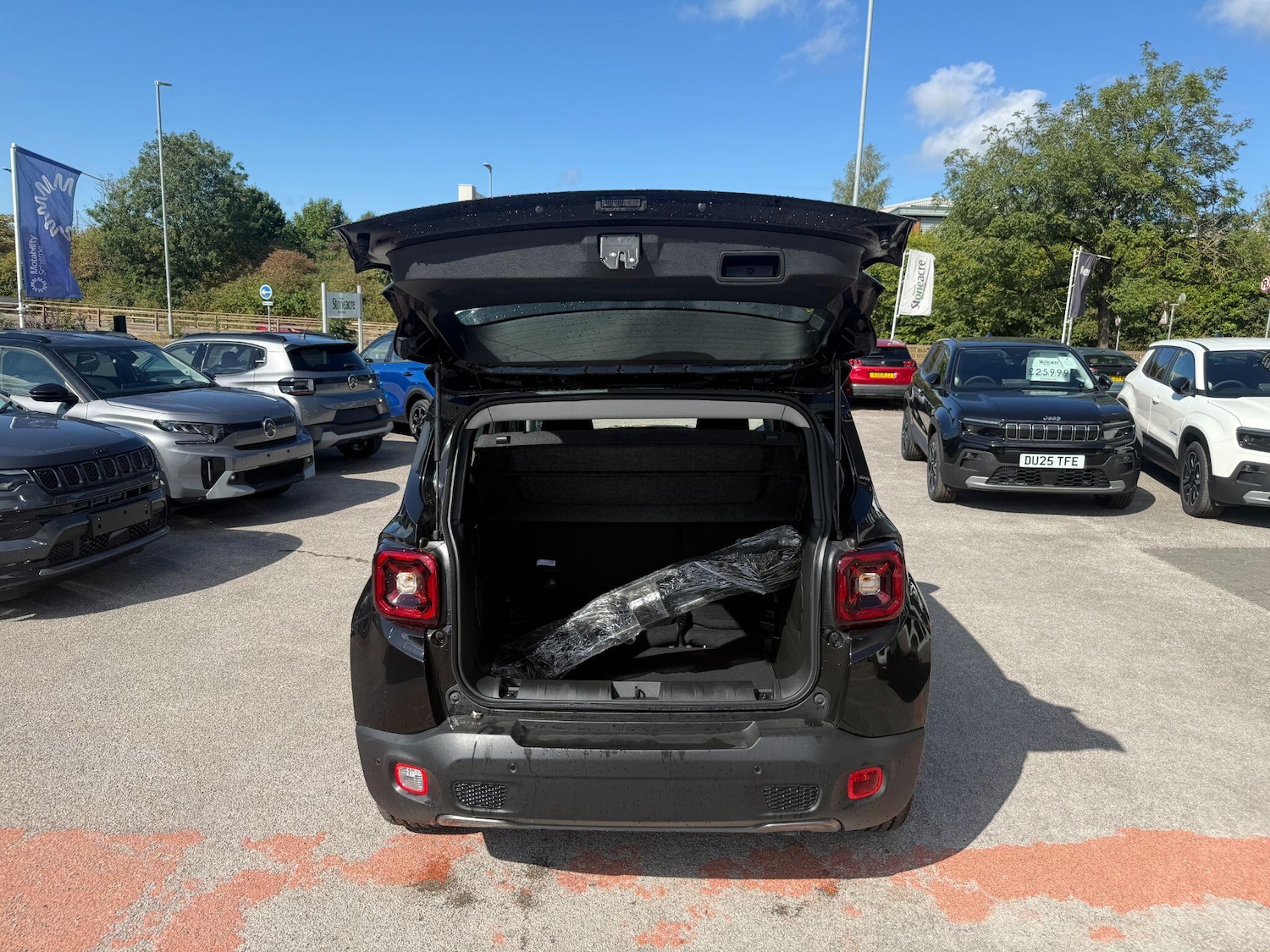 Used Jeep Renegade 2025 for sale - 76573564: Photo 10