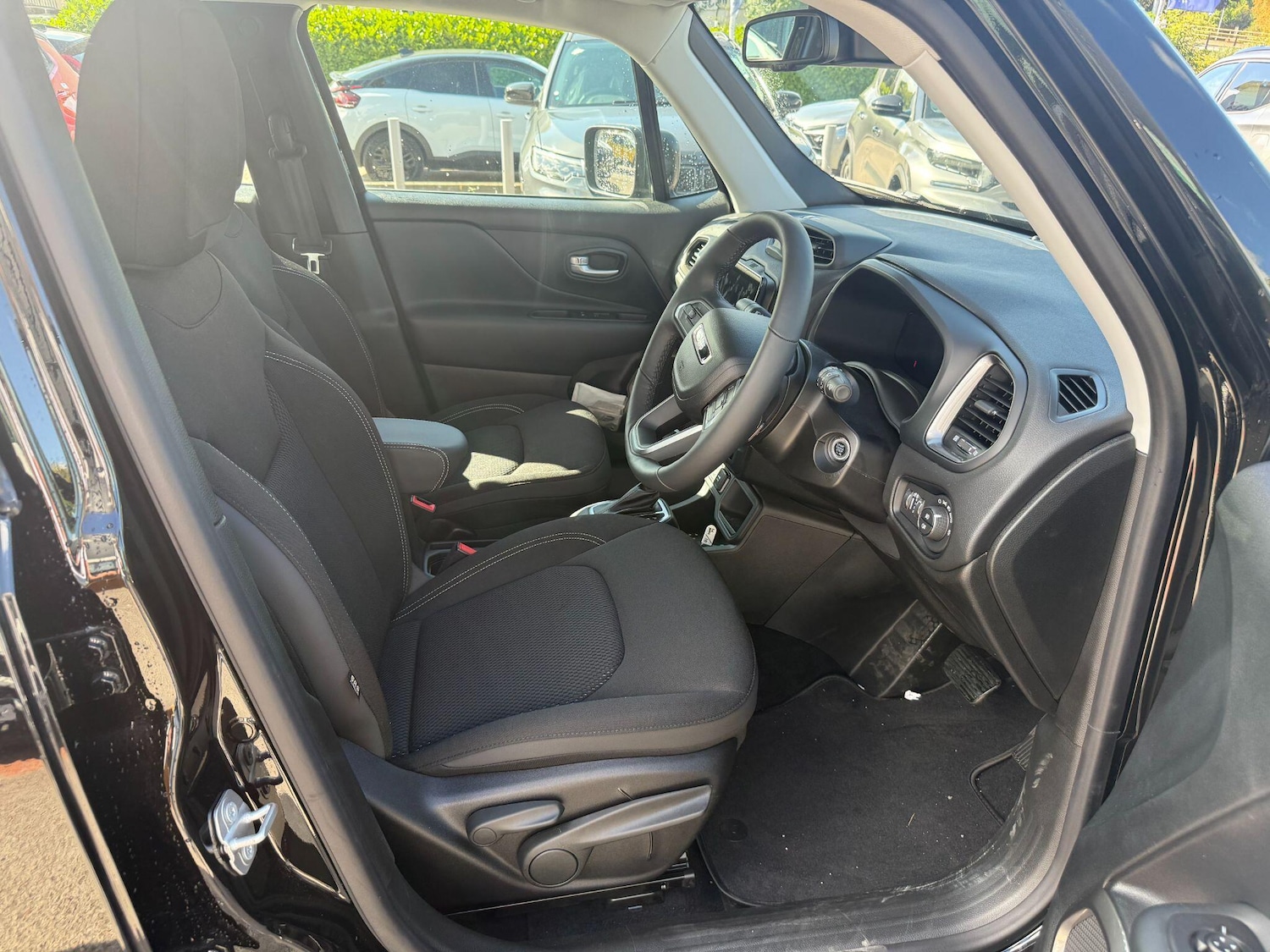 Used Jeep Renegade 2025 for sale - 76573564: Photo 12