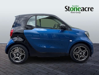 Used smart fortwo 2021 for sale - 75789510: Photo