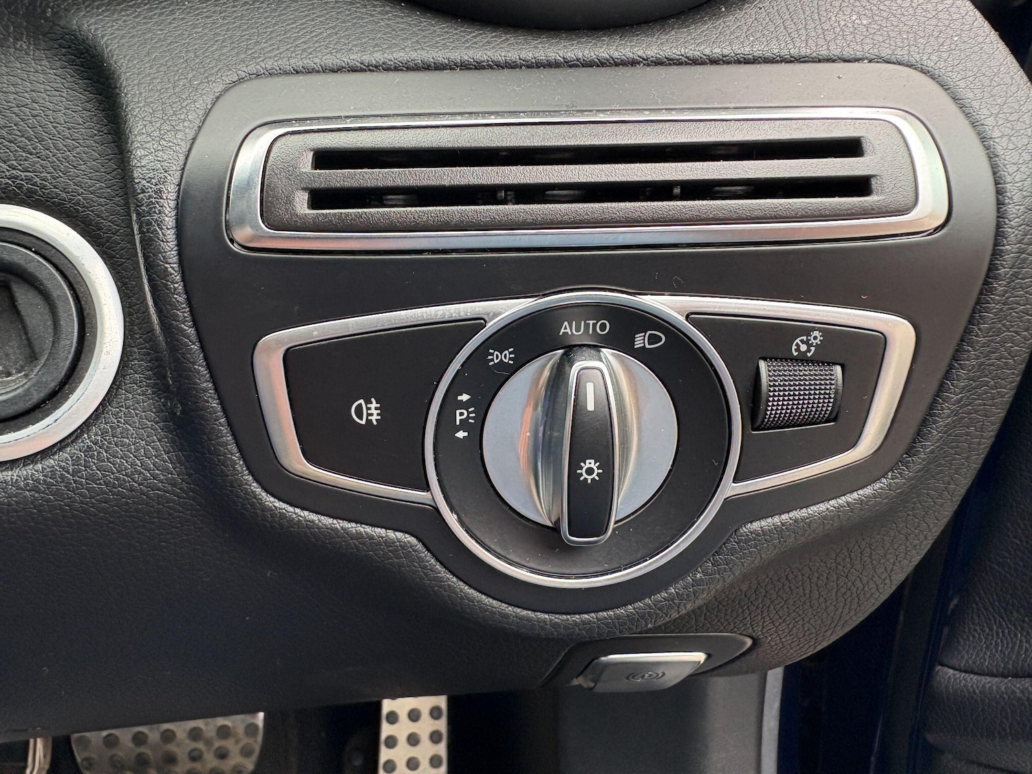 Used Mercedes-Benz C Class 2018 for sale - 78205329: Photo 17