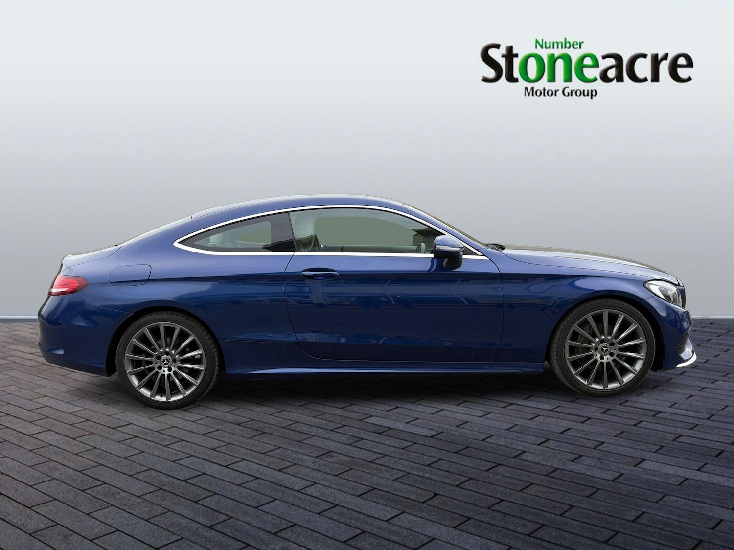 Used Mercedes-Benz C Class 2018 for sale - 78205329: Photo 2