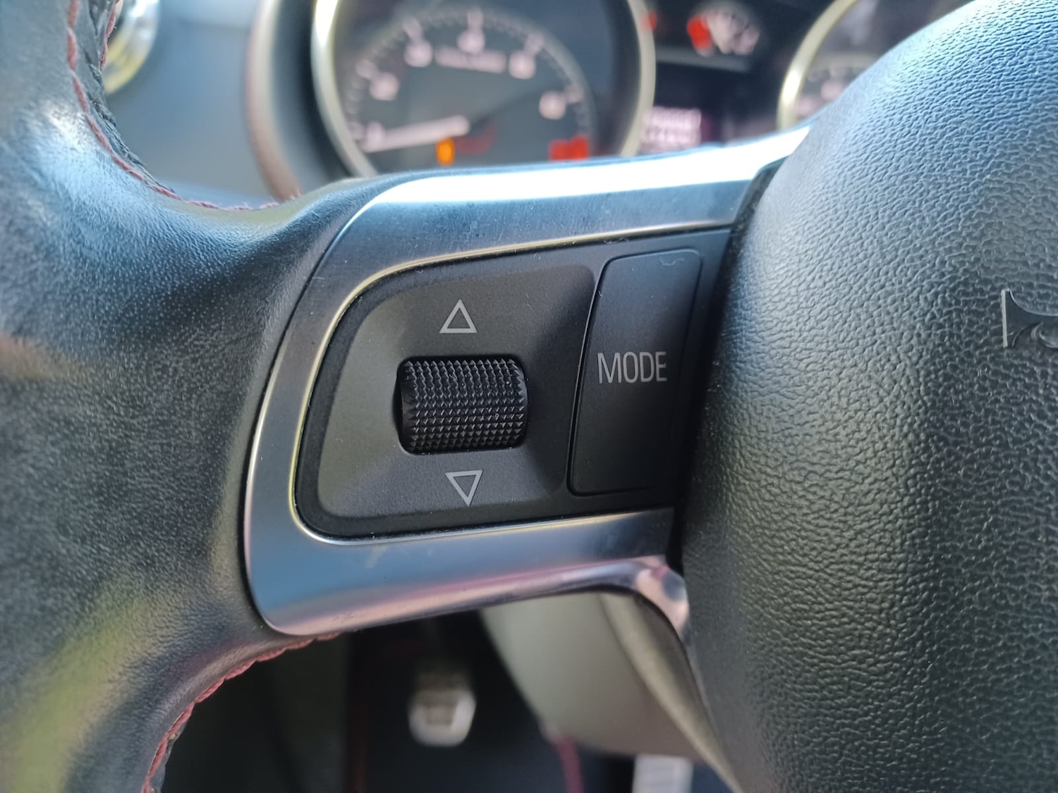 Used Audi TT 2011 for sale - 77115884: Photo 11