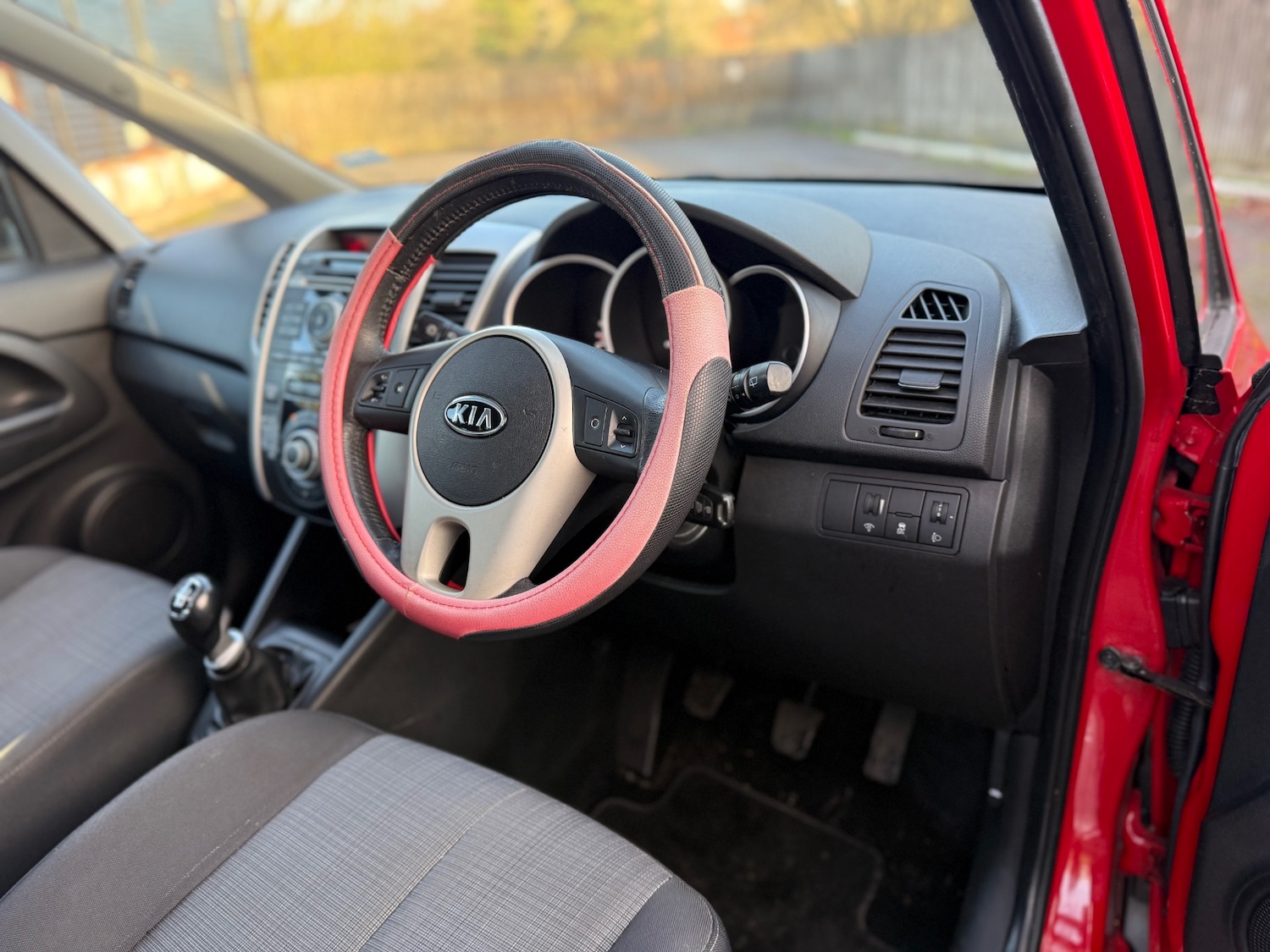 Used Kia Venga 2010 for sale - 77065878: Photo 13