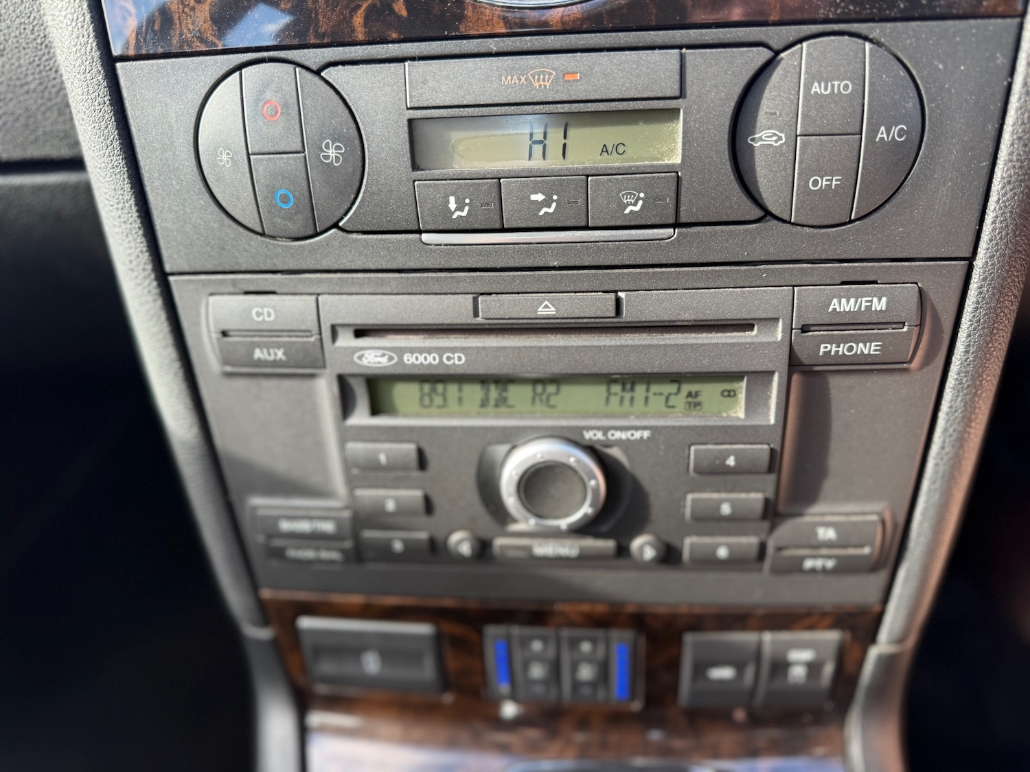 Used Ford Mondeo 2003 for sale - 77569798: Photo 28