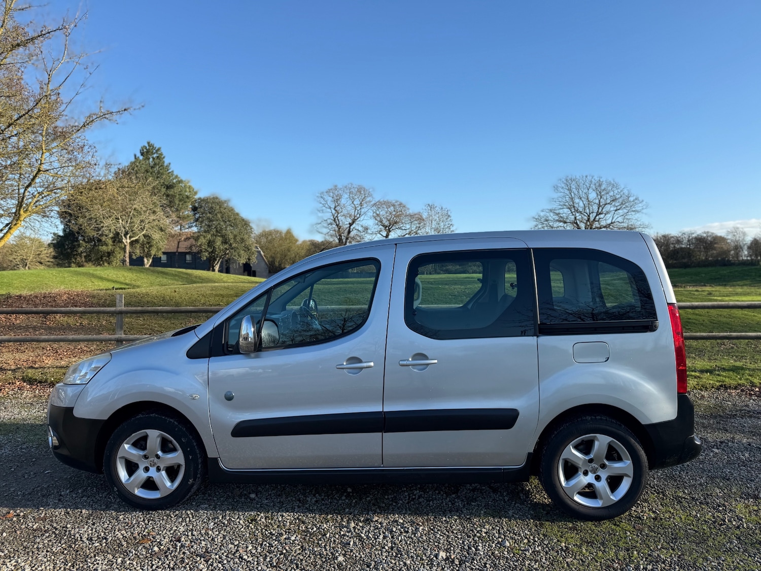 Used Peugeot Partner Tepee 2011 for sale - 76693673: Photo 7