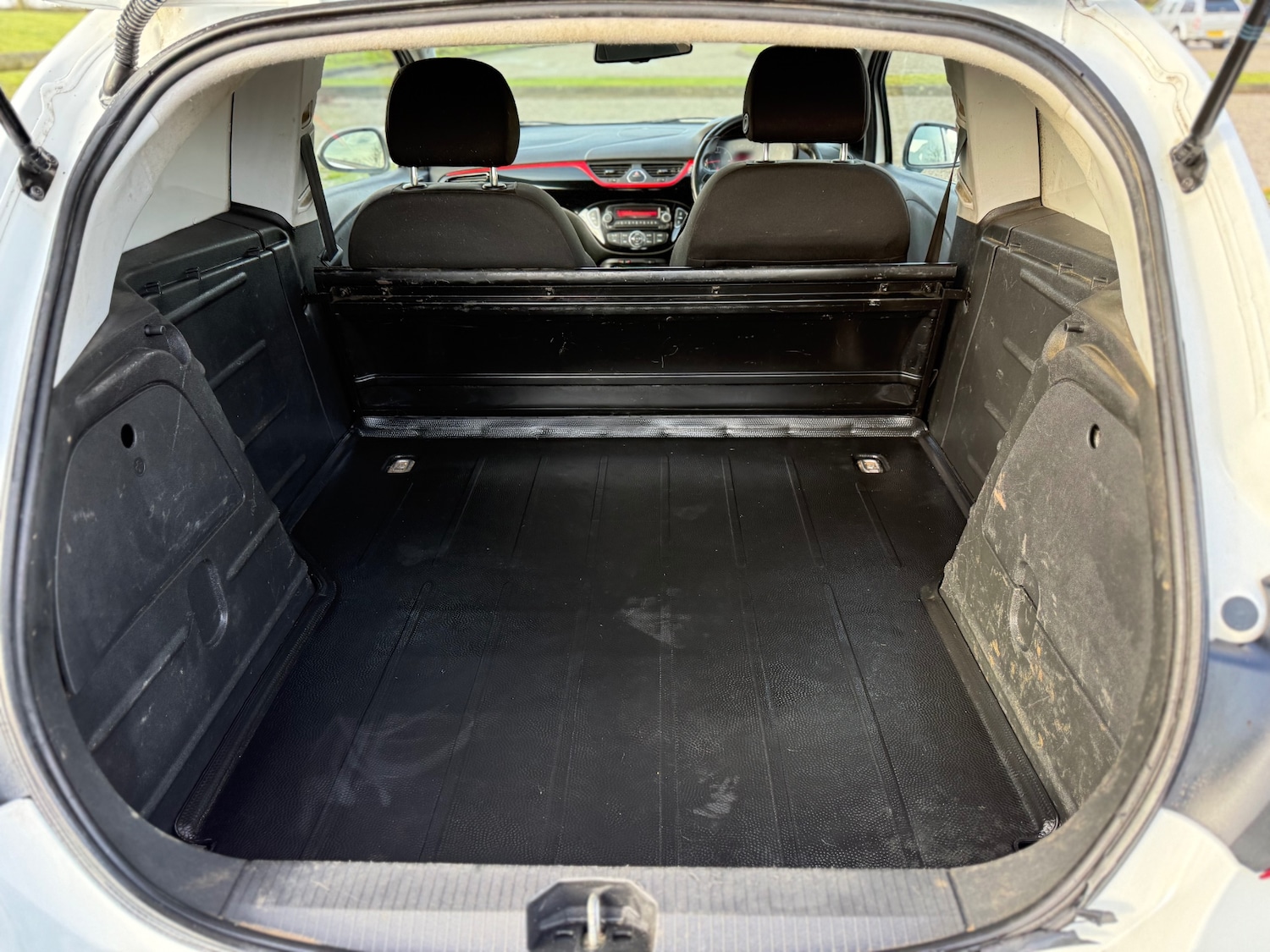 Used Vauxhall Corsa 2016 for sale - 77545338: Photo 9