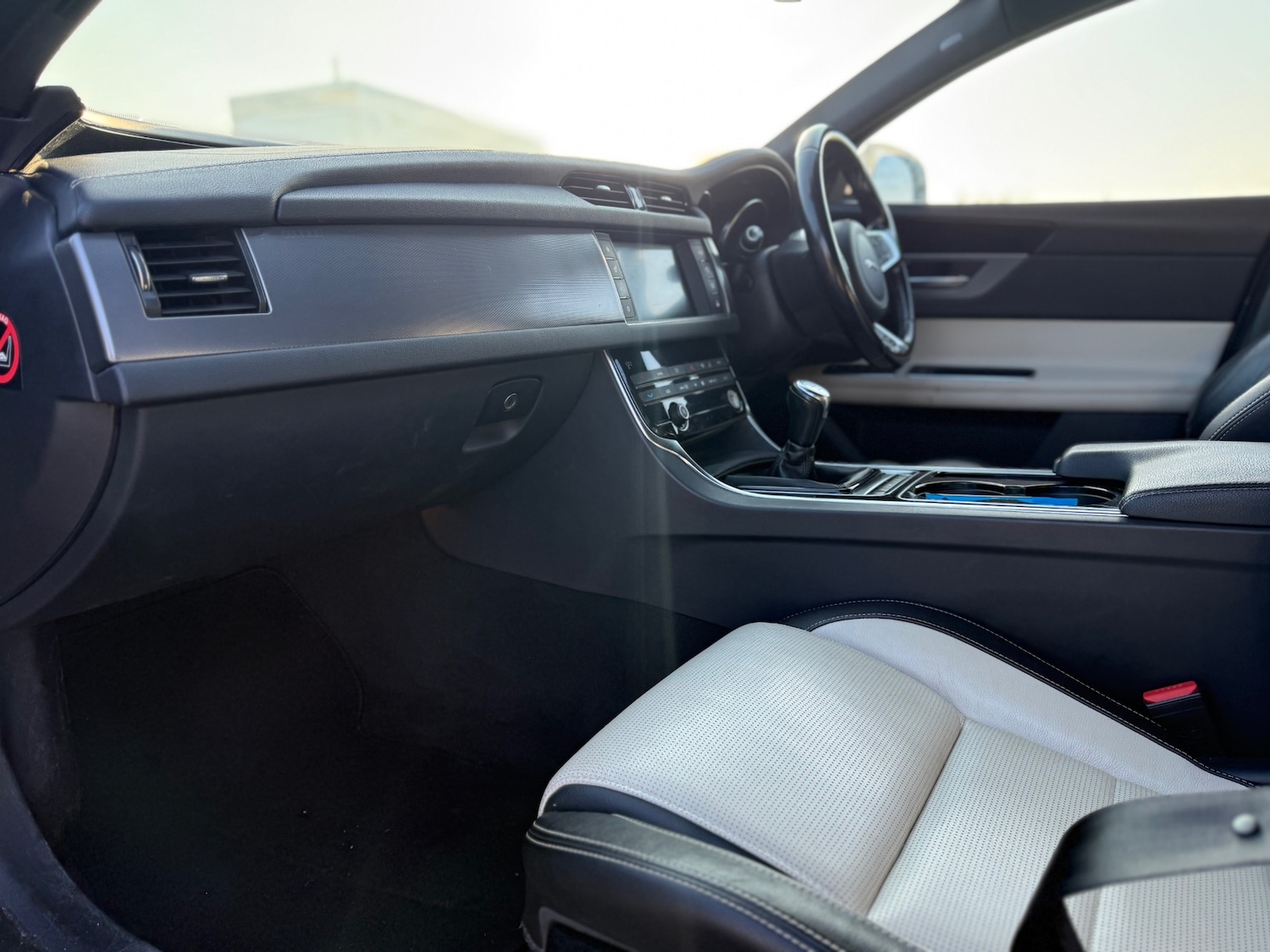 Used Jaguar XF 2018 for sale - 77749757: Photo 21