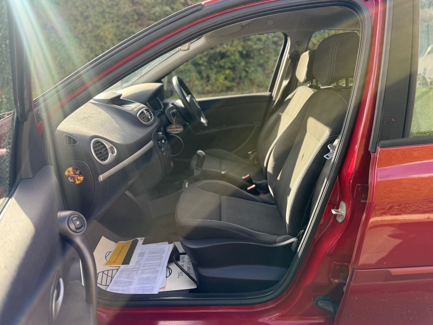 Used Renault Clio 2009 for sale - 76504304: Photo 14