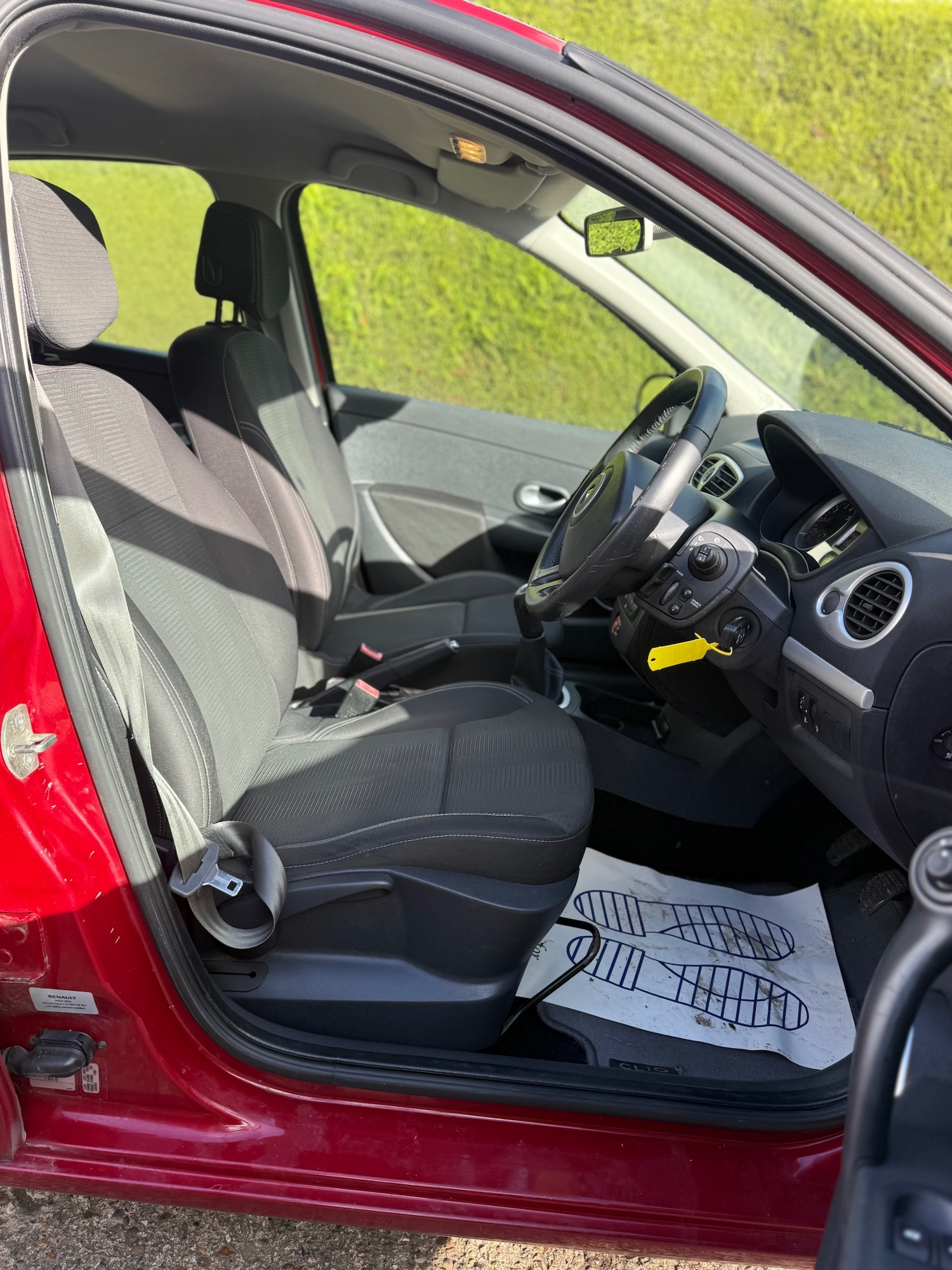 Used Renault Clio 2009 for sale - 76504304: Photo 8