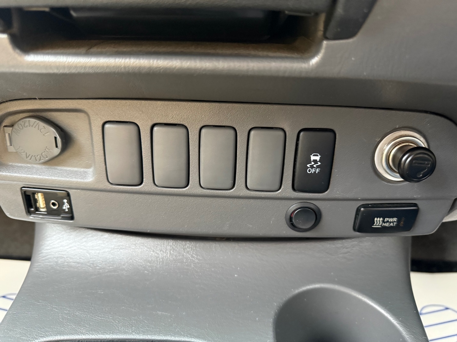 Used Toyota Hilux 2013 for sale - 77003183: Photo 42