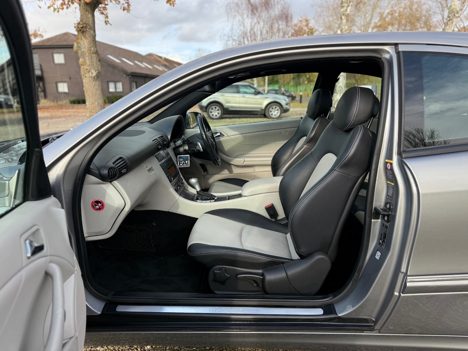 Used Mercedes-Benz CLC Class 2010 for sale - 76565976: Photo 11