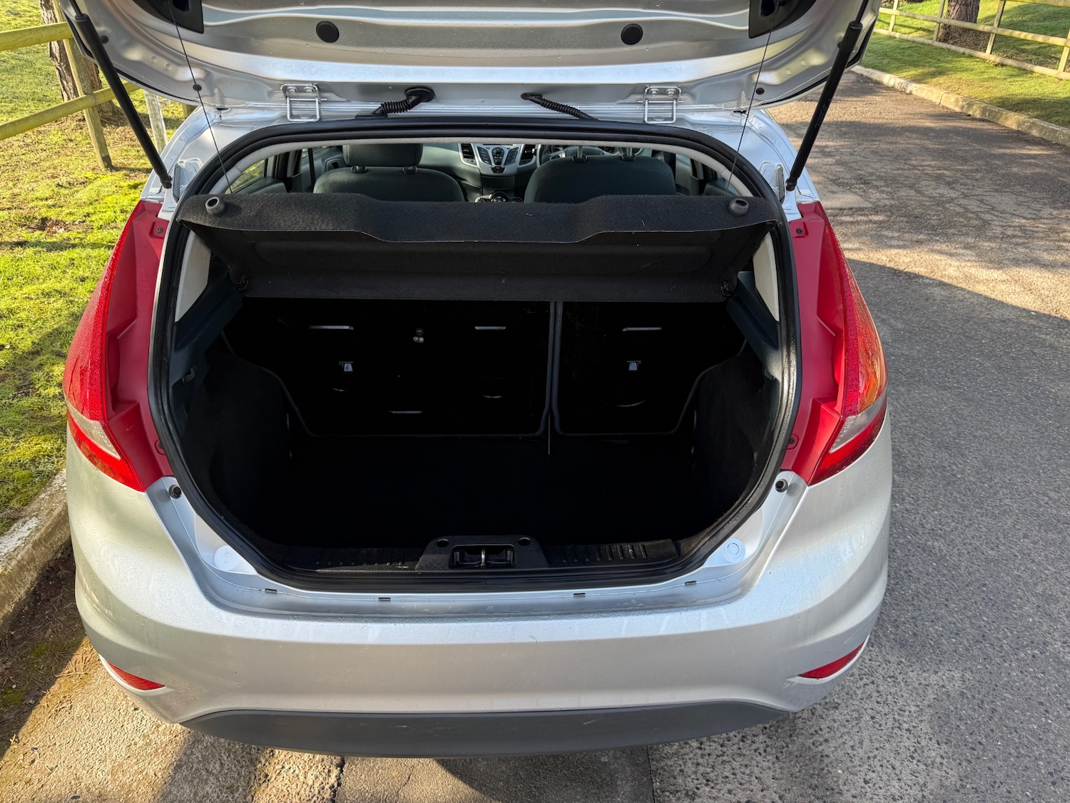 Used Ford Fiesta 2011 for sale - 77585576: Photo 12