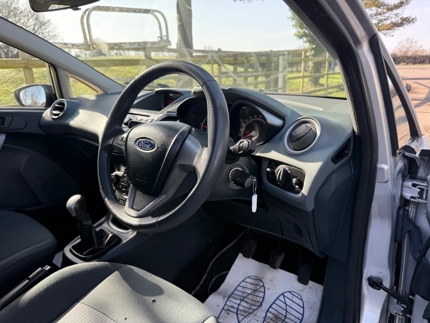 Used Ford Fiesta 2011 for sale - 77585576: Photo 24