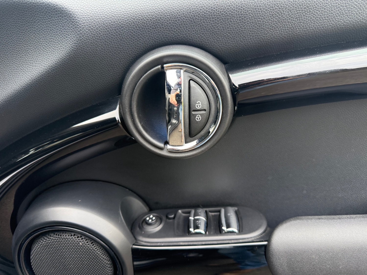 Used MINI Convertible 2017 for sale - 76611689: Photo 21