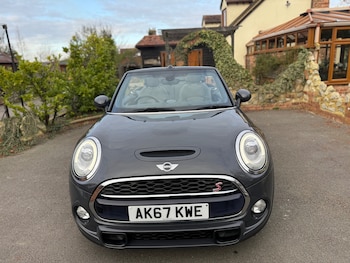 Used MINI Convertible 2017 for sale - 76611689: Photo