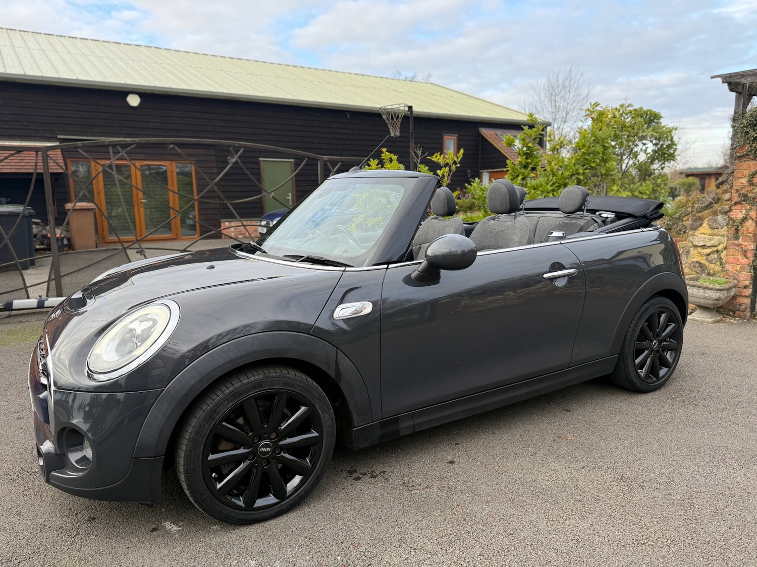 Used MINI Convertible 2017 for sale - 76611689: Photo 3
