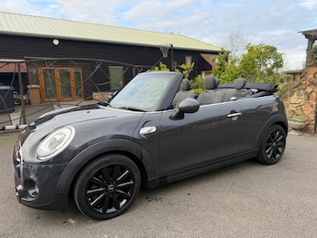 Used MINI Convertible 2017 for sale - 76611689: Photo