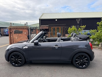 Used MINI Convertible 2017 for sale - 76611689: Photo
