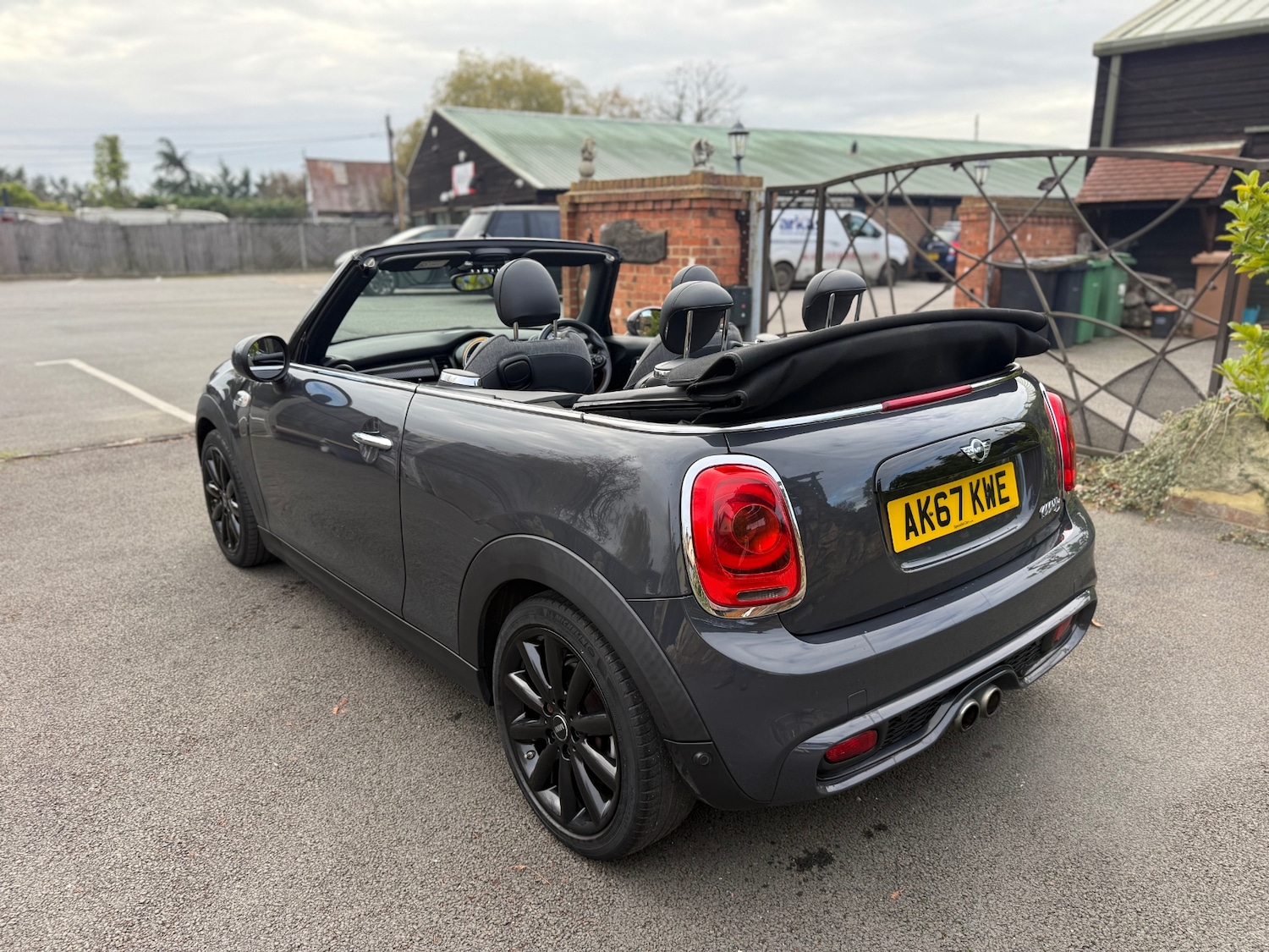 Used MINI Convertible 2017 for sale - 76611689: Photo 5