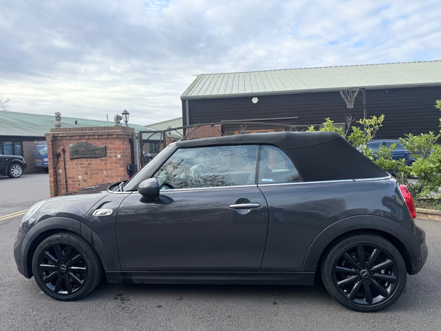Used MINI Convertible 2017 for sale - 76611689: Photo 71